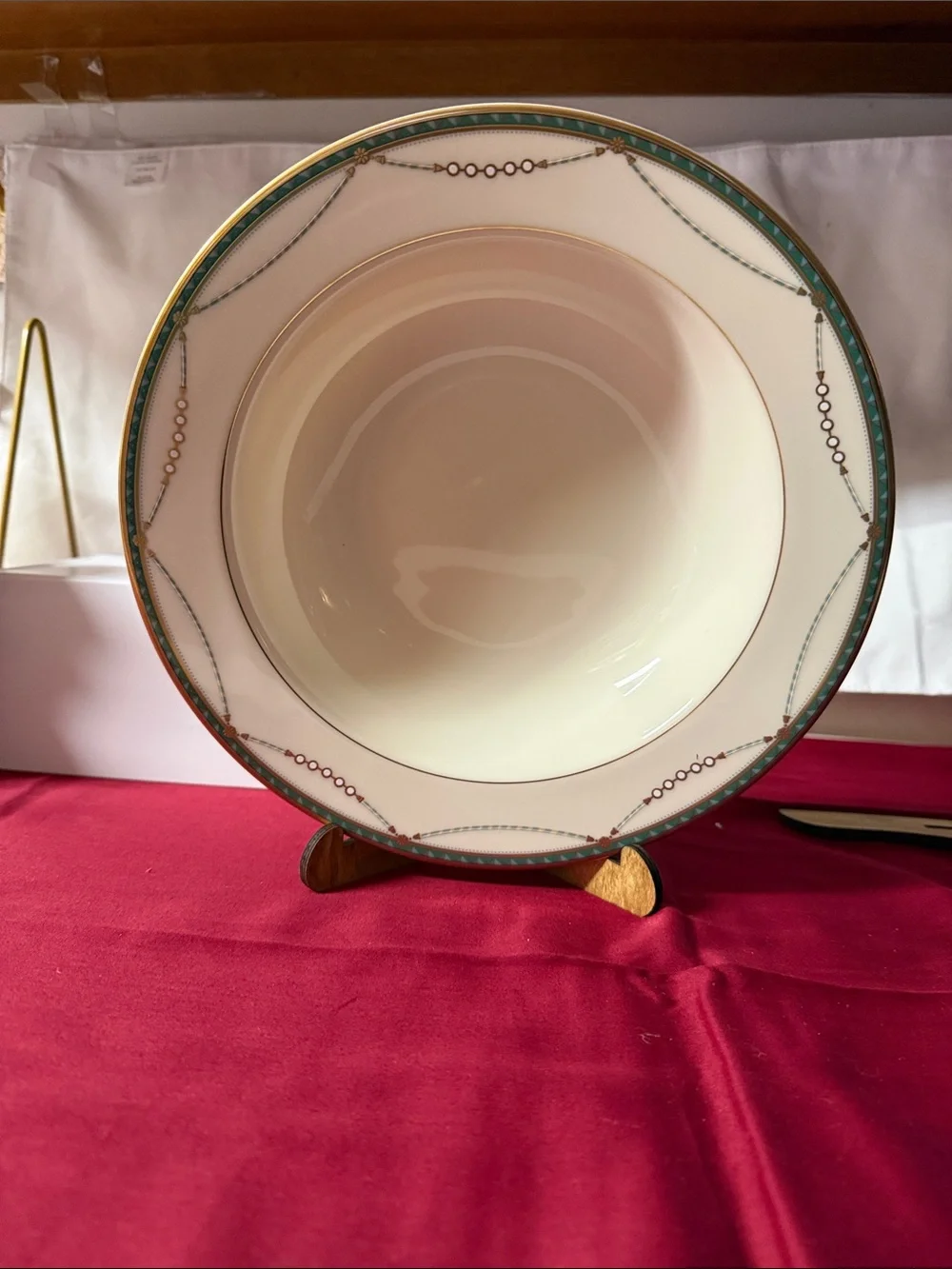 Mikasa Laurent Vegetable Bowl 10in Ivory Green and Gold Serving